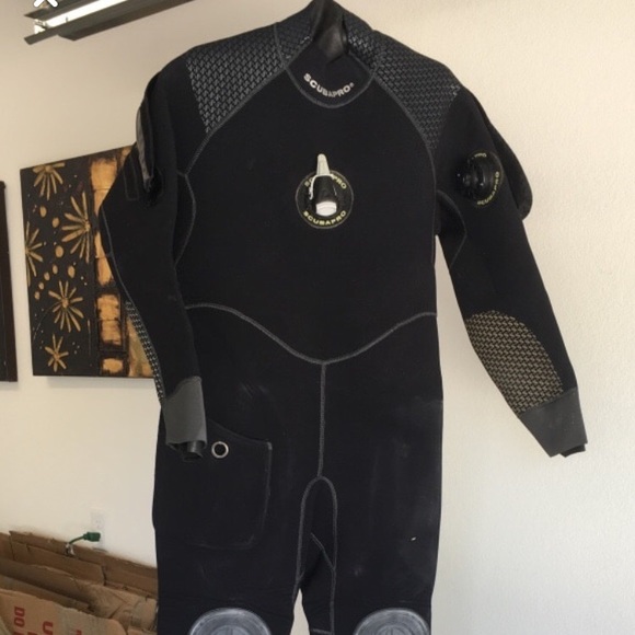 Brand new scubapro semi-dry suit - Picture 1 of 8